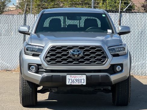 Used 2023 Toyota Tacoma TRD Off-Road w/ TRD Premium Off Road Package AWD/4WD image 8