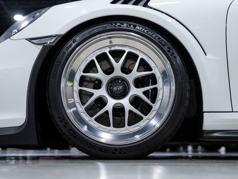 Used 2016 Porsche 911 GT3 RS image 12