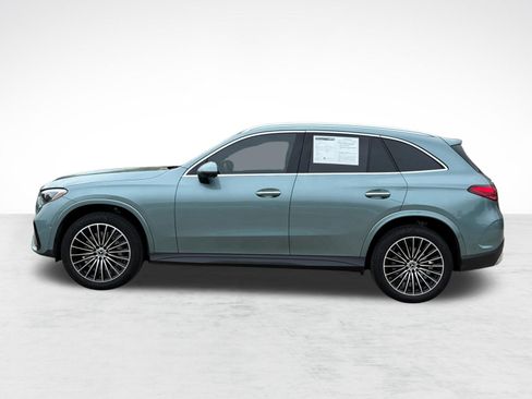 Used 2026 Mercedes-Benz GLC 300 image 2