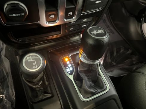 Used 2019 Jeep Wrangler Sport image 24