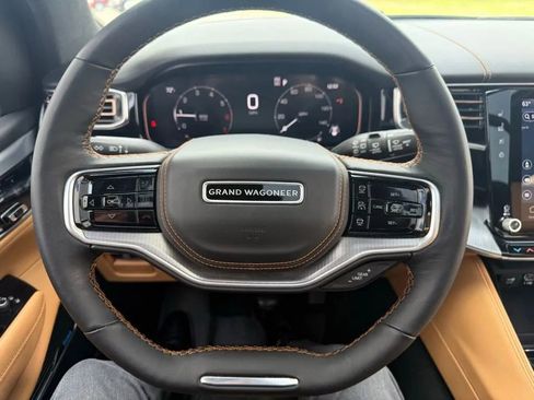 Used 2023 Jeep Grand Wagoneer Series III image 28