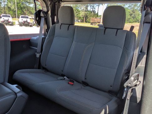 Used 2025 Jeep Wrangler Sport AWD/4WD image 9