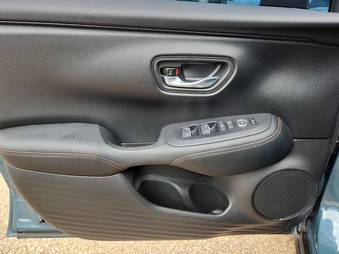 Used 2025 Honda HR-V Sport image 15