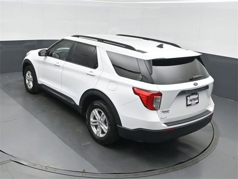Used 2023 Ford Explorer XLT image 34