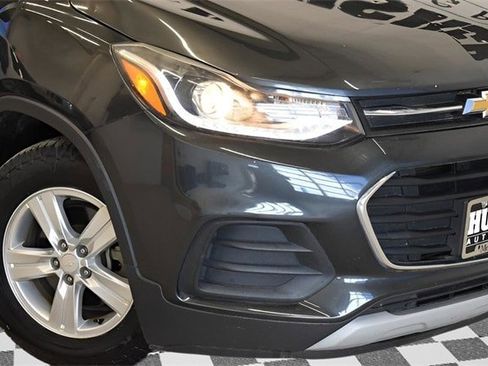 Used 2017 Chevrolet Trax LT w/ LT Convenience Package image 15