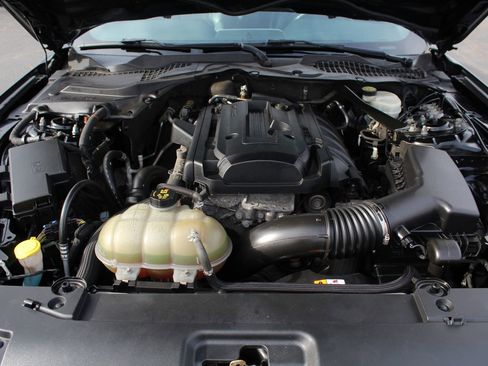 Used 2017 Ford Mustang Premium image 22