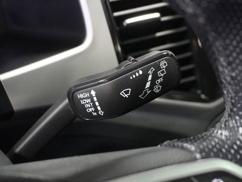 Used 2021 Volkswagen Atlas SEL Premium image 28