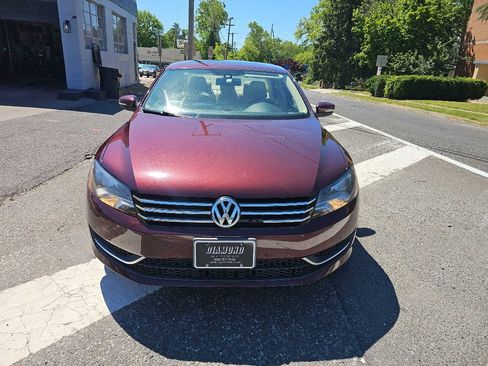 Used 2013 Volkswagen Passat 2.5 SE FWD image 2