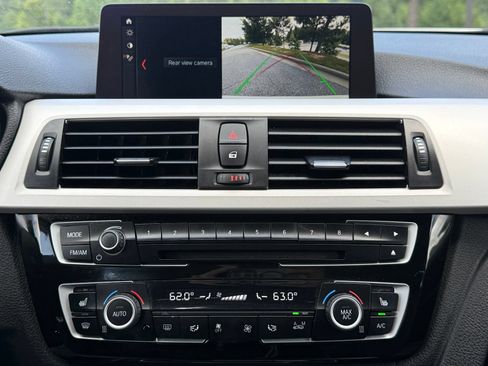 Used 2018 BMW 320i xDrive Sedan AWD/4WD image 31