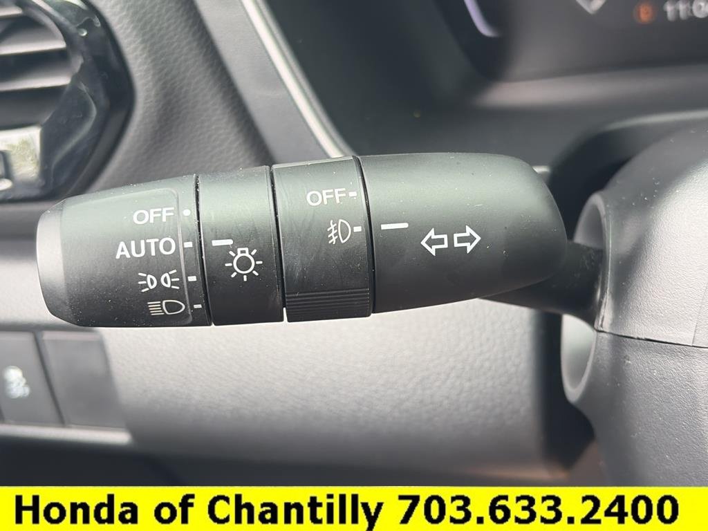 Certified 2025 Honda Pilot Touring image 10