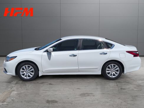 Used 2017 Nissan Altima 2.5 S w/ Power Driver Seat Package FWD image 2