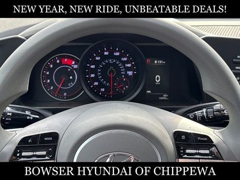 Used 2023 Hyundai Elantra SEL image 19