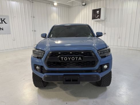 Used 2019 Toyota Tacoma TRD Off-Road image 8
