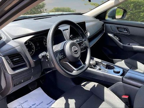 Used 2024 Nissan Rogue S AWD/4WD image 13