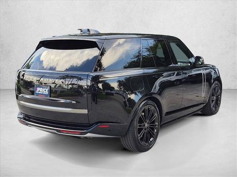 Used 2024 Land Rover Range Rover SE AWD/4WD image 5