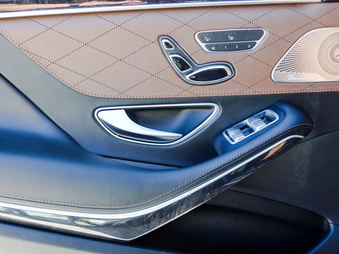 Used 2018 Mercedes-Benz S 560 4MATIC Sedan image 12