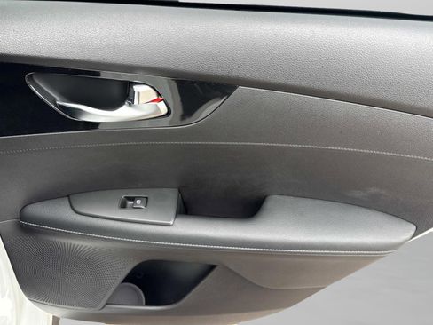 Used 2023 Kia Forte GT-Line w/ GT-Line Premium Package image 18