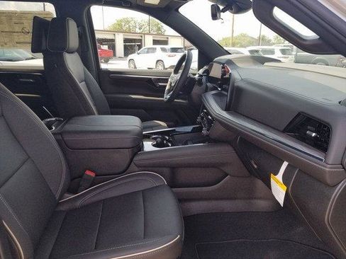 New 2025 Chevrolet Tahoe Premier image 17