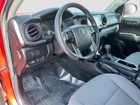 Used 2022 Toyota Tacoma SR image 9