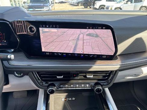 New 2026 Chevrolet Suburban Premier image 17