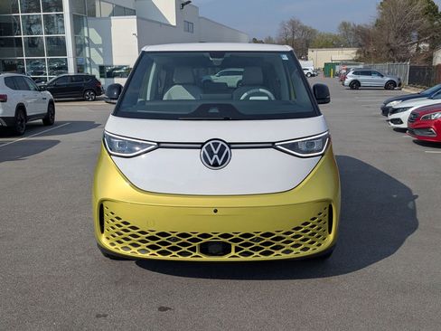 New 2025 Volkswagen ID. Buzz 1st Edition image 8