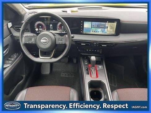 Certified 2025 Nissan Kicks SR image 13