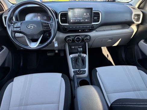 Certified 2023 Hyundai Venue SEL image 4