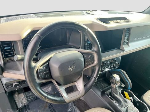 Used 2024 Ford Bronco Wildtrak image 9