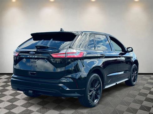 Used 2024 Ford Edge ST-Line w/ Class II Trailer Tow Package AWD/4WD image 4