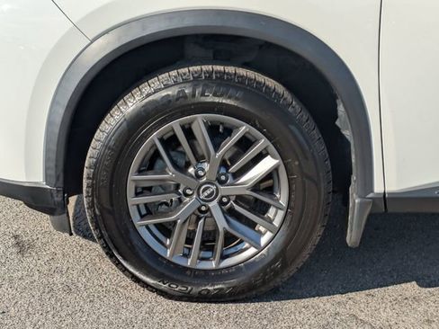 Used 2023 Nissan Rogue S image 13