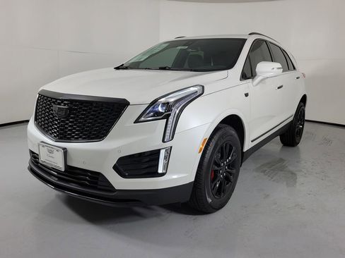 New 2026 Cadillac XT5 Luxury FWD image 2