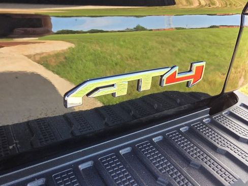 Used 2021 GMC Sierra 1500 AT4 w/ AT4 Premium Package AWD/4WD image 8