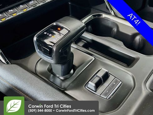 Used 2024 GMC Sierra 1500 AT4 w/ Technology Package AWD/4WD image 10