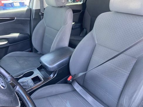 Used 2020 Kia Sorento LX w/ LX I4 Convenience Package FWD image 13