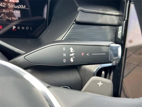 New 2025 GMC Acadia Elevation image 19