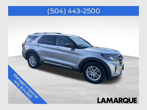 Used 2025 Ford Explorer Active w/ Active Comfort Package image 1