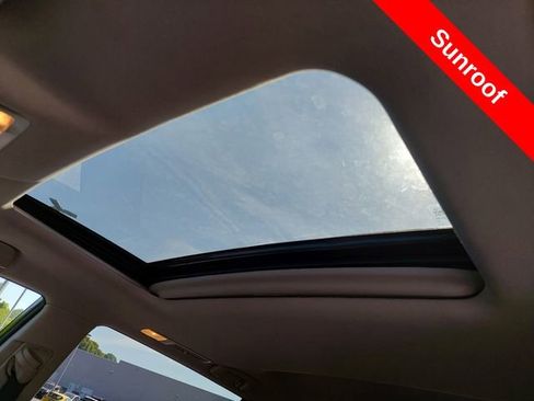 Used 2018 Toyota Highlander Limited AWD/4WD image 11