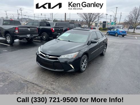 Used 2015 Toyota Camry XSE w/ Advanced Technology Package image 2