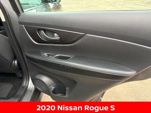 Used 2020 Nissan Rogue S image 31