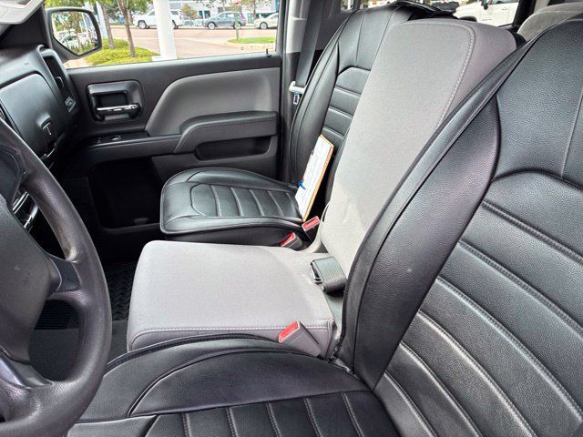 Used 2018 Chevrolet Silverado 1500 Custom w/ Custom Value Package AWD/4WD image 12