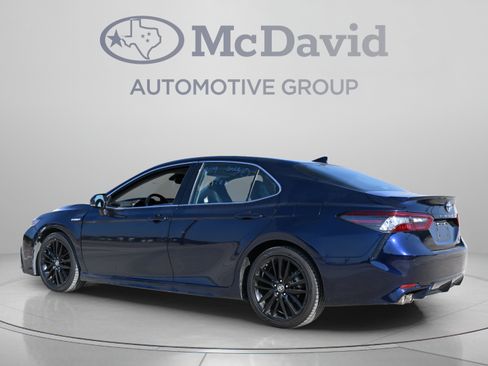 Used 2021 Toyota Camry XSE w/ Navigation Upgrade Package FWD image 5