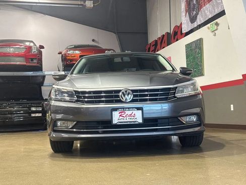 Used 2018 Volkswagen Passat 2.0T SE FWD image 41