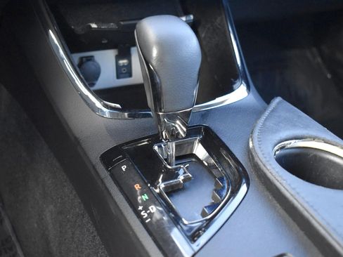 Used 2018 Toyota Avalon XLE image 23