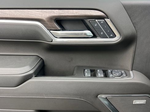 Certified 2025 Chevrolet Silverado 1500 LTZ image 12