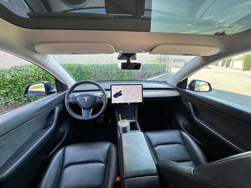 Used 2021 Tesla Model Y Long Range AWD/4WD image 9