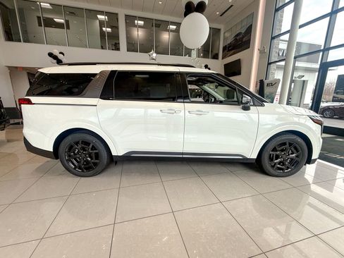 New 2026 Kia Carnival SX Prestige image 8