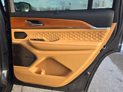 Used 2024 Jeep Grand Cherokee L Summit image 14