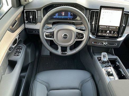 New 2026 Volvo XC90 T8 Plus w/ Protection Package Premier AWD/4WD image 5