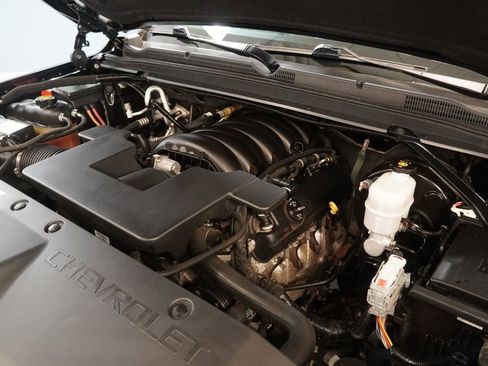 Used 2019 Chevrolet Suburban LT AWD/4WD image 16