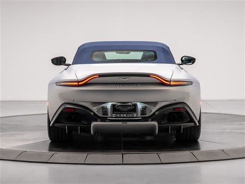 Used 2023 Aston Martin V8 Vantage Roadster image 19